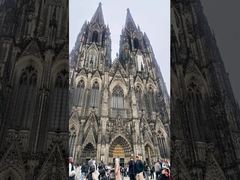 전시회를 통해 고객과의 신뢰가 구축되었고, 장기적인 협력 관계가 이루어졌습니다.